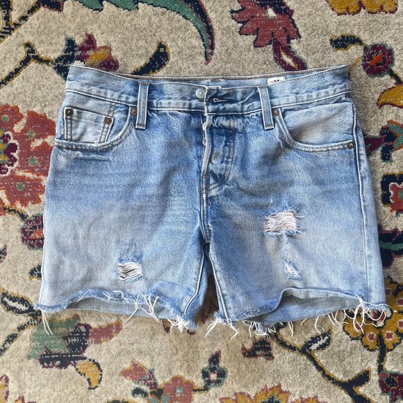 low-rise Levi's 501 Selvedge White Oak distressed denim shorts, W25 - Picture 4 of 12